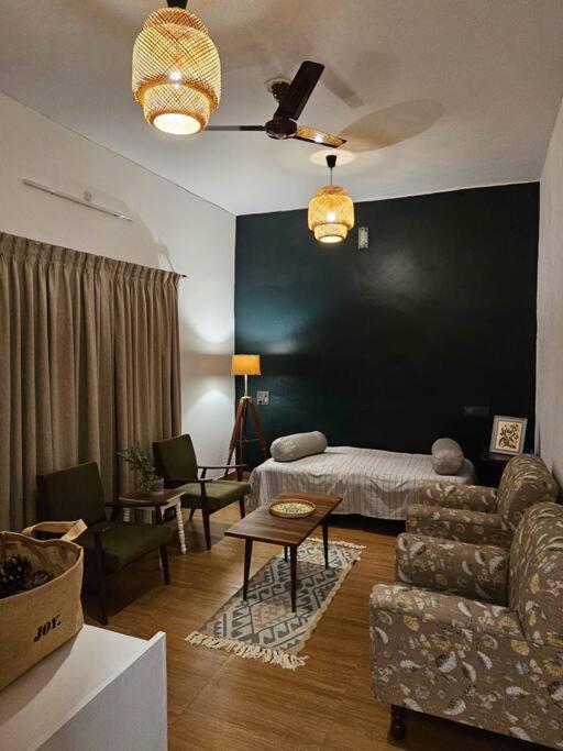 The Bougainvillea Cottage Farmstay Near Dehradun , 2 Bedroom Private Cottage Next To Fields And Orchards With Hill Views Ngoại thất bức ảnh