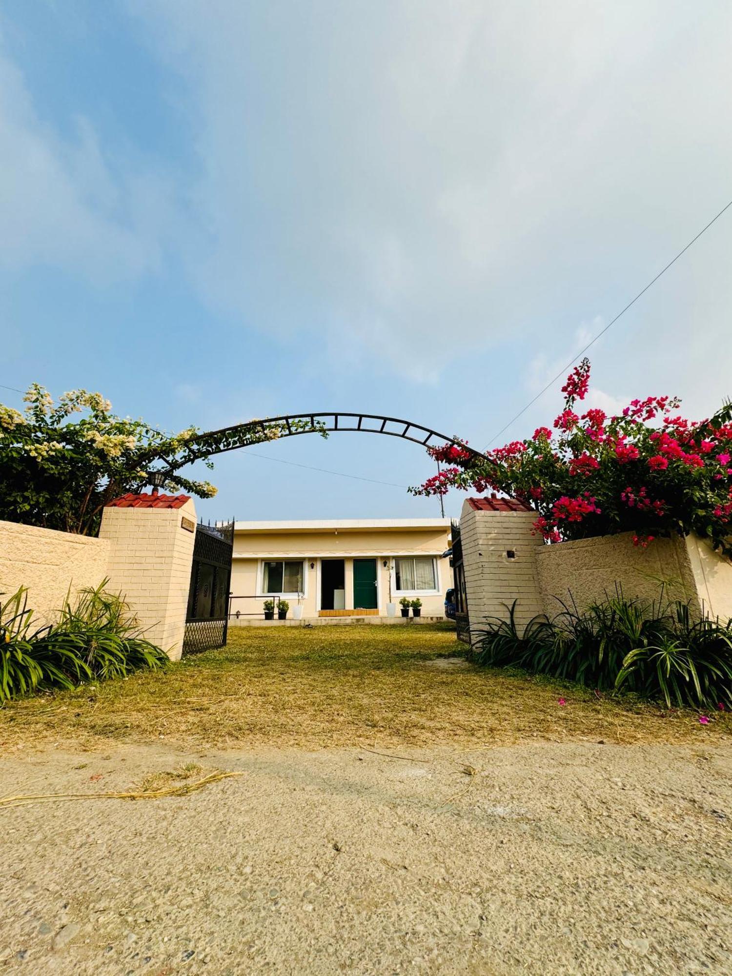 The Bougainvillea Cottage Farmstay Near Dehradun , 2 Bedroom Private Cottage Next To Fields And Orchards With Hill Views Ngoại thất bức ảnh